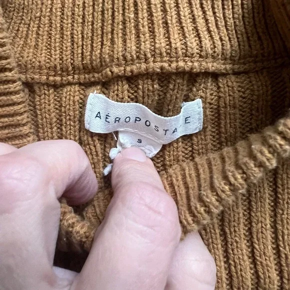 Hollister Aerie Aeropostale Cropped Sweater & Sweatshirt Bundle 4 PIECES Small‎ - Picture 9 of 14